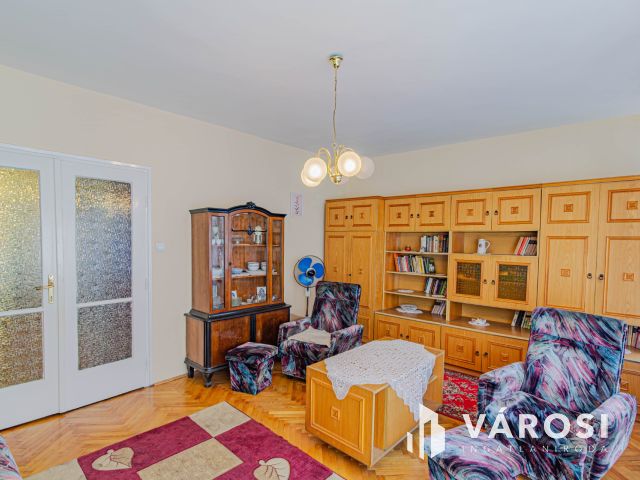 Alul nappali, felül nyugalom – kétszintes otthon garázzsal