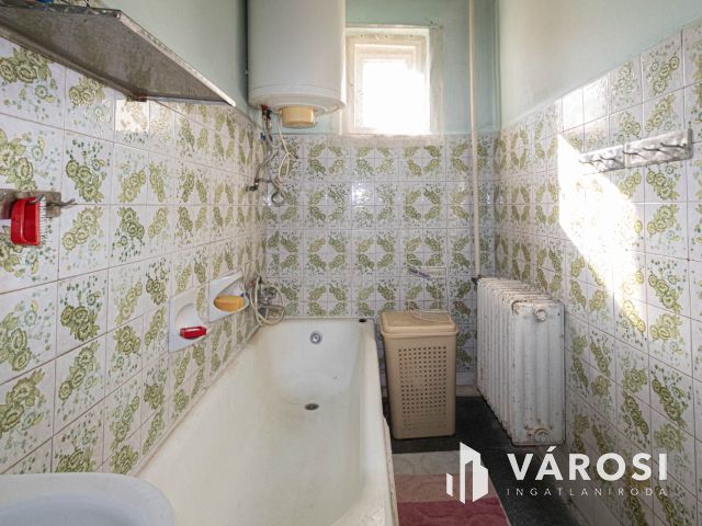 Sarkadkeresztúr csendes kis utcájában családiház eladó