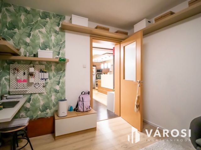 Korszerű 4 szobás téglalakás Palotavárosi a tavaknál