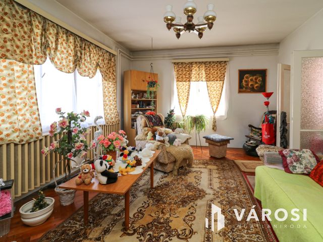 Felújítandó családi ház eladó