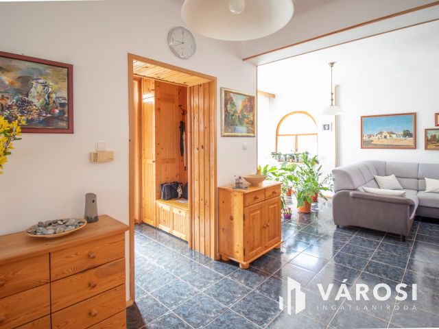 Kiváló állapotú, hőszigetelt, otthonos családi ház