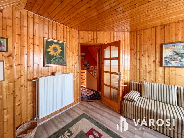 Kiváló állapotú, hőszigetelt, otthonos családi ház