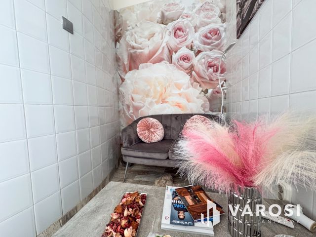 Kiadó üzlethelyiség/szolgáltató egység nagyon jó helyen