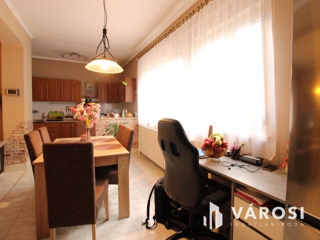 Otthonos családi ház várja új lakóit