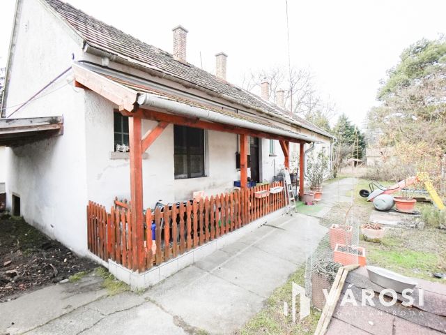 Szigetmonostor központi részén!