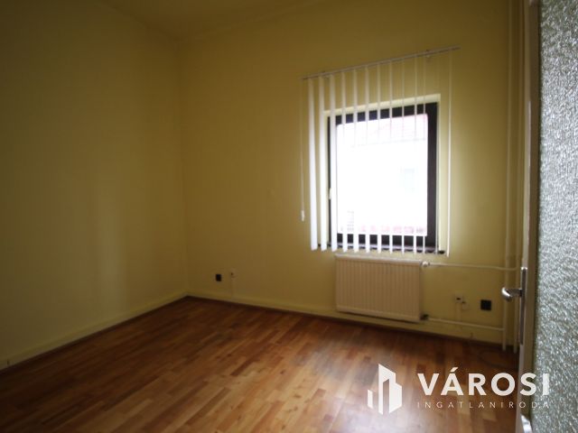 Eladó irodaház Szombathelyen