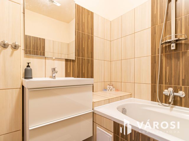 4 szobás otthon és saját vállalkozás egy helyen, Gyulán