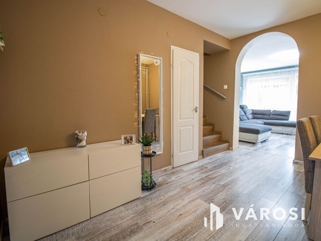 4 szobás otthon és saját vállalkozás egy helyen, Gyulán