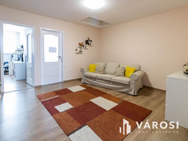 4 szobás otthon és saját vállalkozás egy helyen, Gyulán