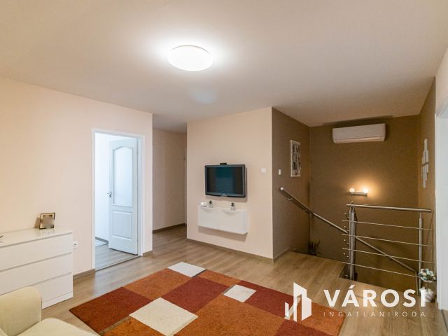 4 szobás otthon és saját vállalkozás egy helyen, Gyulán