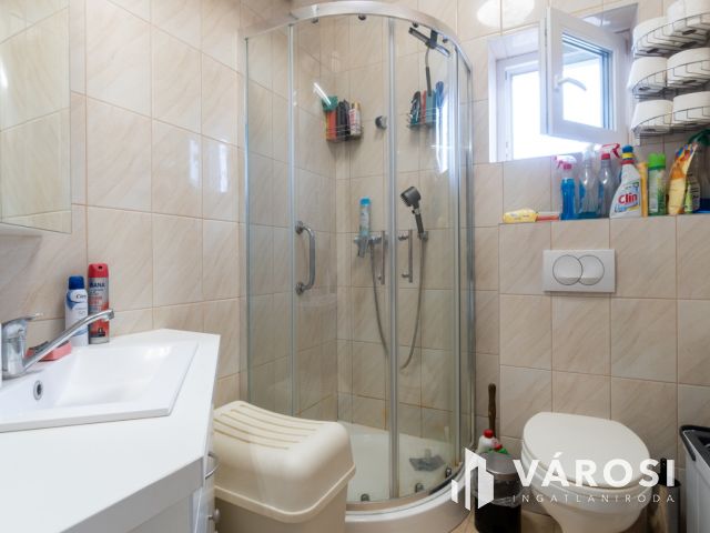 Két lakrészes családi ház Szabadifürdőn