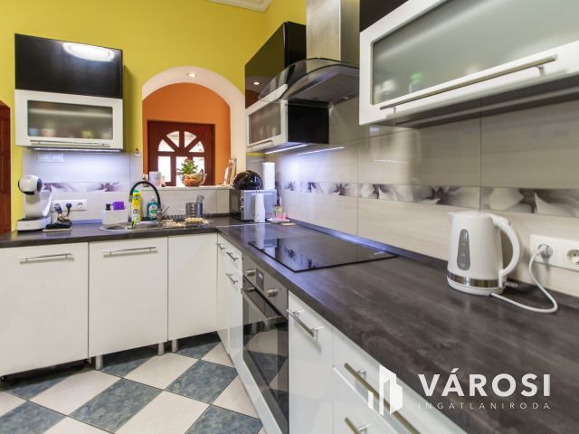 Csanaki családi ház eladó- kiváló adottságú telekkel