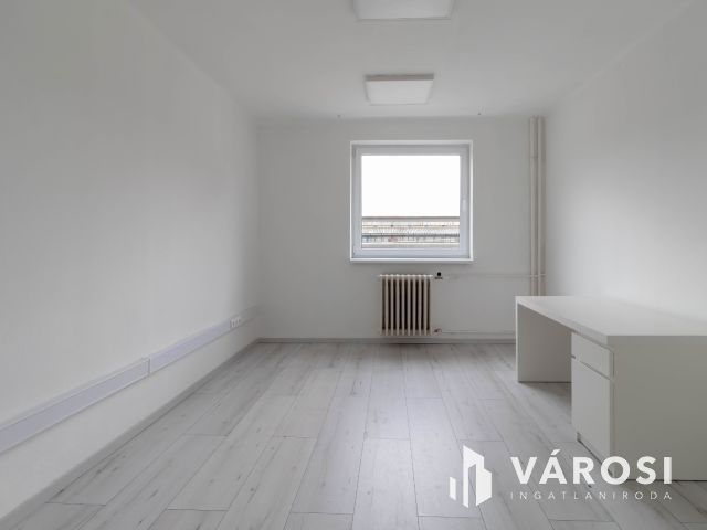 16 m2-es iroda kiadó Fáy utcai irodaépületben