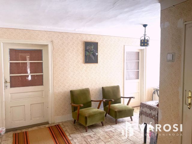 Nagy telek, nagy ház a belvárostól 5 percre