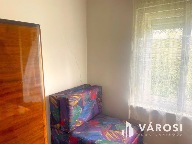 Nagy telek, nagy ház a belvárostól 5 percre