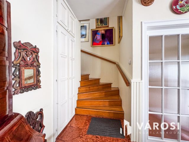 Tágas, napfényes ház Gyula legszebb utcájában