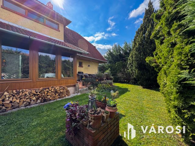 Tágas, napfényes ház Gyula legszebb utcájában