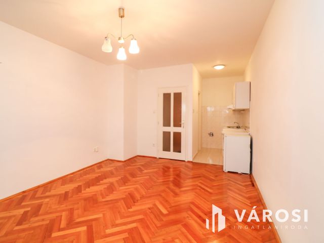 Kiadó garzon lakás Békéscsaba belvárosában