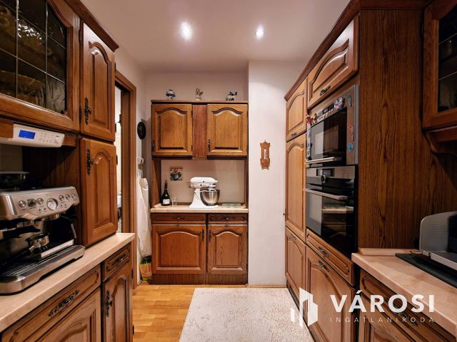 Eladó társasház Győr-Nádorváros csendes zsákutcájában