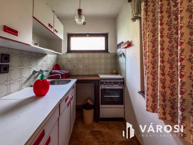 Két telek, egy nyaraló és sok-sok gyümölcsfa Szanazugban