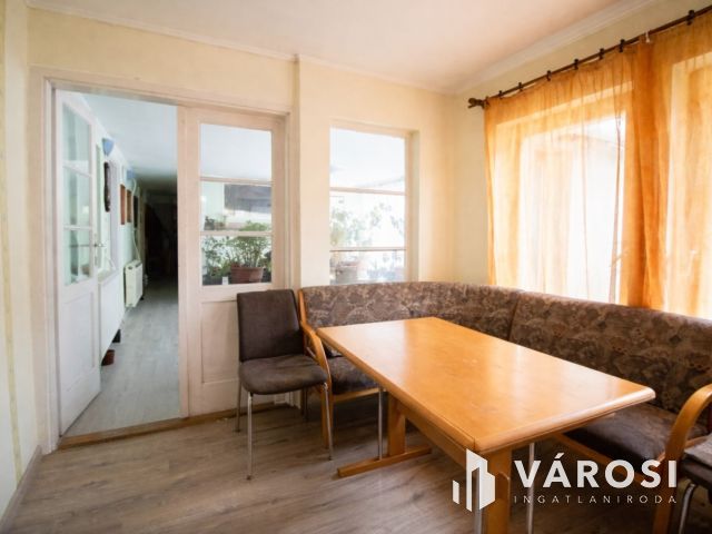 Tágas családi ház Szarvason, a víziszínház közelében