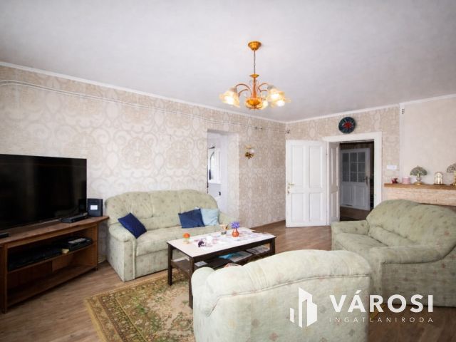 Tágas családi ház Szarvason, a víziszínház közelében