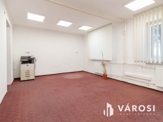 32 m2-es, földszinti iroda kiadó Fáy utcai irodaépületben