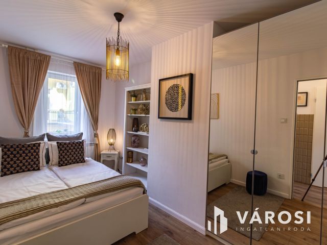 Ugorj le egy színdarabra