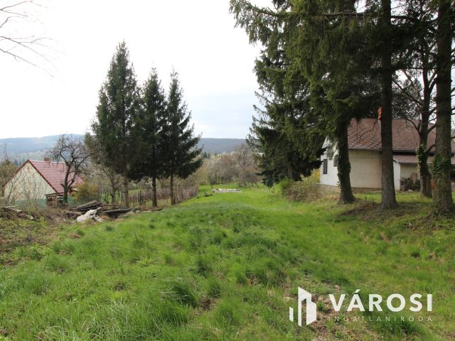 Kőszegi telek engedélyezett építmény tervekkel