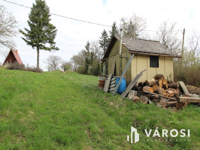 Kőszegi telek engedélyezett építmény tervekkel