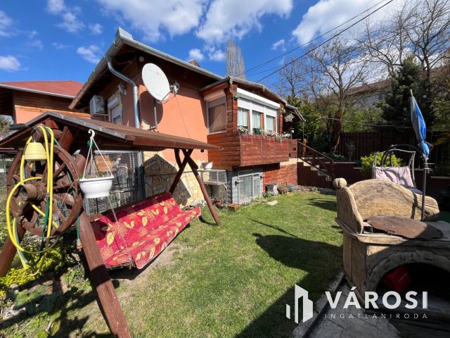 Panorámás kilátás bővítési lehetőséggel Ürömön!