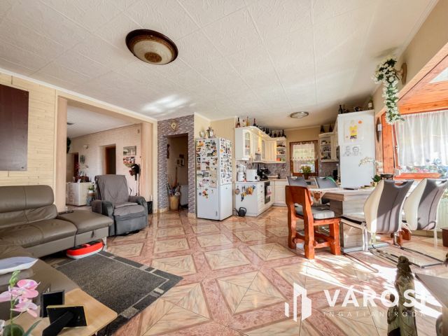 Panorámás kilátás bővítési lehetőséggel Ürömön!