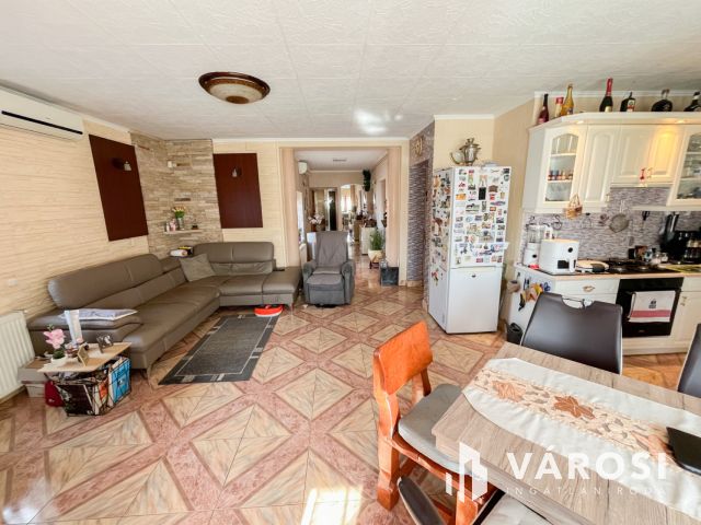 Panorámás kilátás bővítési lehetőséggel Ürömön!