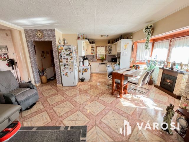 Panorámás kilátás bővítési lehetőséggel Ürömön!