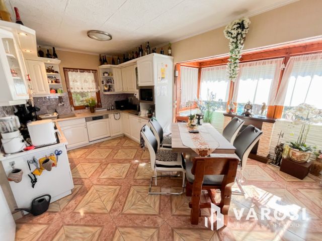 Panorámás kilátás bővítési lehetőséggel Ürömön!