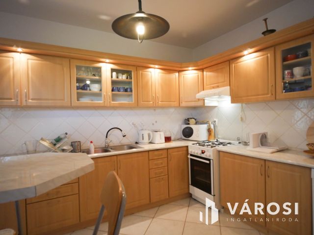 Exkluzív stílusos családi ház dupla garázzsal eladó