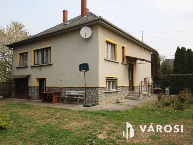 Nagyszerű családi otthon Csepregen!