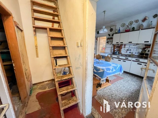 3 ingatlan 1 áráért Szentendrén!