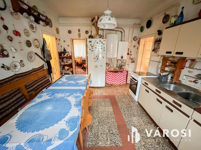 3 ingatlan 1 áráért Szentendrén!