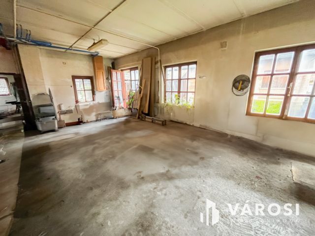 3 ingatlan 1 áráért Szentendrén!