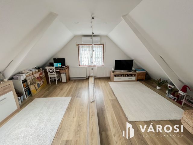 3 ingatlan 1 áráért Szentendrén!