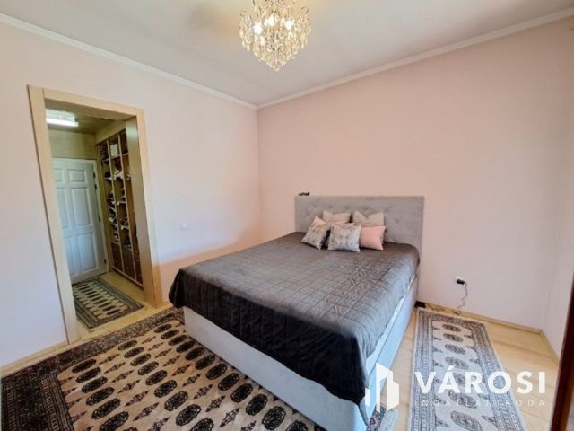 Stílusos, több funkciós családi ház Győrszentivánon