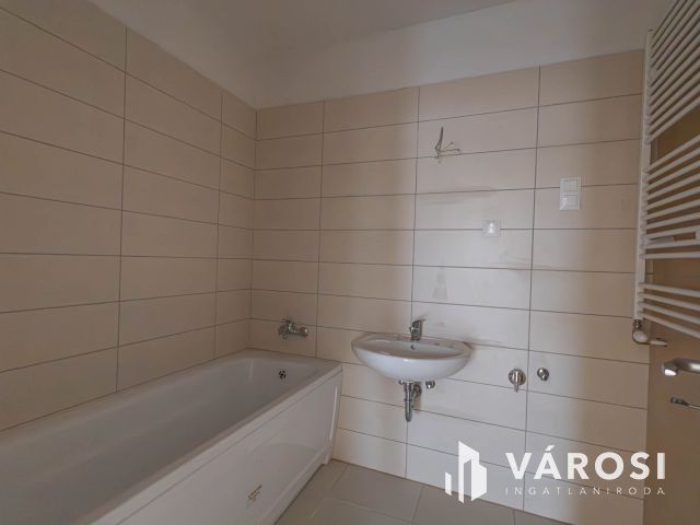 Kulcsrakész lakás Péterhegyen A-1-2