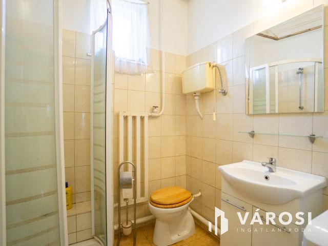 Saroktelken, kockaházból otthon