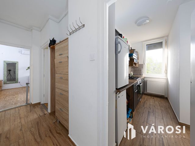 Nappali + kettes a TIK közelében