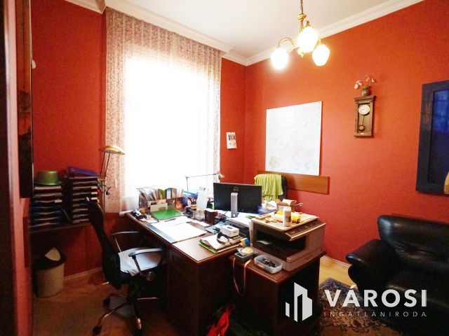 Kőbánya-Óhegy impozáns prémium otthona nagy kerttel eladó