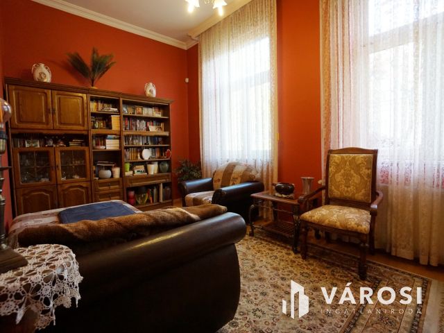 Kőbánya-Óhegy impozáns prémium otthona nagy kerttel eladó