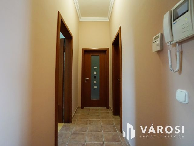 Kőbánya-Óhegy impozáns prémium otthona nagy kerttel eladó