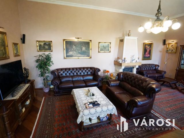 Kőbánya-Óhegy impozáns prémium otthona nagy kerttel eladó