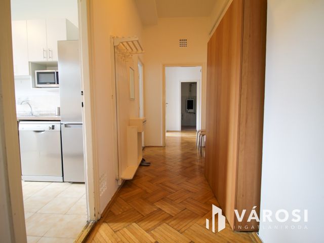 Budai hegyekre néző panorámás lakás kiadó